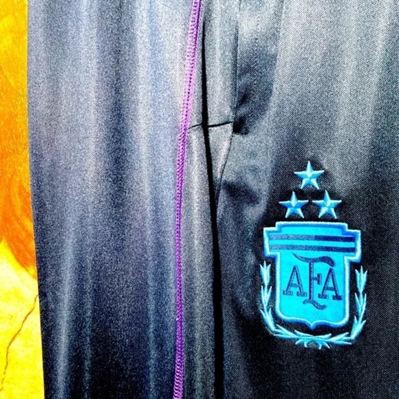 Adidas Argentina 2023 warm-up suit. Jacket and pants Size M ⚽️🇦🇷🏆 - Picture 9 of 12